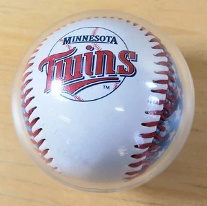 Minnesota Twins 65 FOTOBALL 2002 - Picture 1 of 2