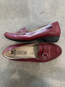 Mephisto Women’s Size 8.5 Cool Air Loafers Red Buckle Leather - Picture 1 of 4