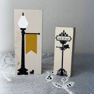 Vintage The Cat’s Meow Jaline Signed 1995 Wooden Light Posts Set Of 2 - Picture 1 of 14