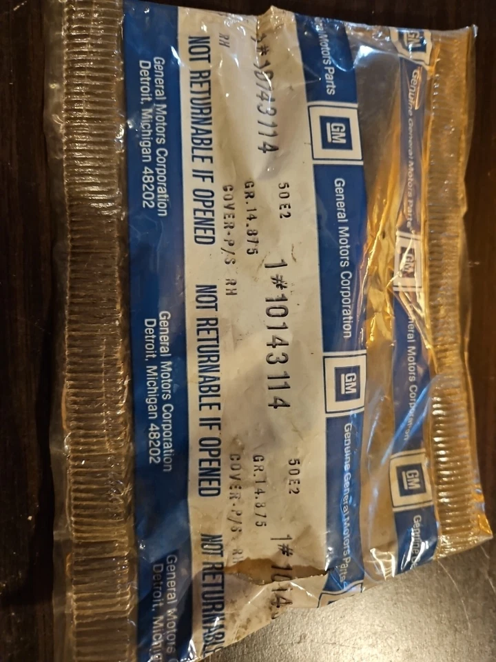 Cubierta de soporte guía de cinturón de seguridad derecha NOS GM 10143114 para 88 Chevy Beretta/Córcega Foto 1 de 4