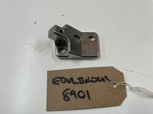Edelbrock 8901 Choke Adapter Plate for #2101, #2104 & #3701 Small-Block Chevy - Picture 1 of 3