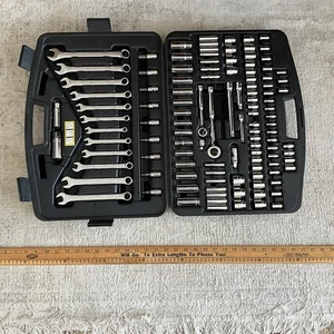 Stanley Set Attrezzi Con Chiavi Metriche E Prese Standard Cacciavite 100+ Pezzi - Foto 1 di 8