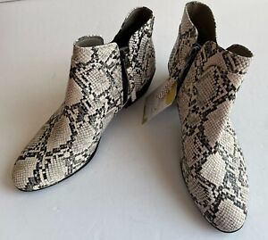 Circus by Sam Edelman Black & White Snakeskin Pipper Ankle Booties Size 8.5 (US)