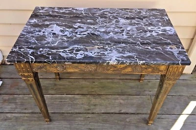 Mesa vintage con tapa de piedra (negro gris y blanco) Palladio hecha en Italia Foto 1 de 4