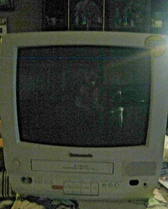 Panasonic 13" VINTAGE GAMING CRT TV/VCR PV-M1378W VHS White, No Remote - Picture 1 of 19
