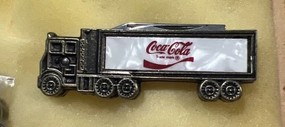 Cuchillo COLONIAL SEMI CAMIÓN COCA-COLA Publicidad LATÓN Manijas Hecho en EE. UU./Caja Foto 1 de 4