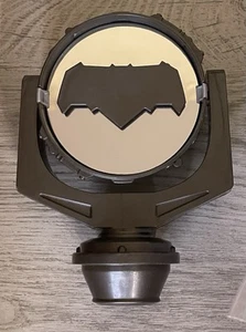 Batman V Superman Ultimate Batcaverna Bat Signal solo parte DC Bat Cave R4 - Foto 1 di 2