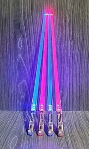 2 Sets Star Wars Lichtschwert Essstäbchen - ROT & BLAU Leuchten LED Essstäbchen - Bild 1 von 6