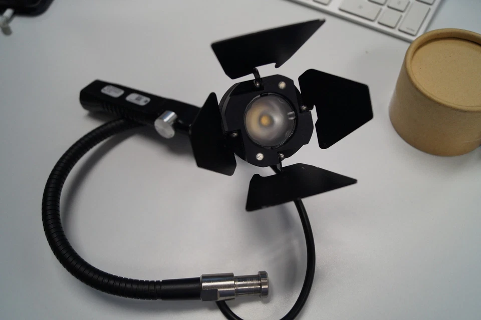 Blind Spot Gear Scorpion Single Head Tungsten High Power Output LED Light - Image 1 of 1