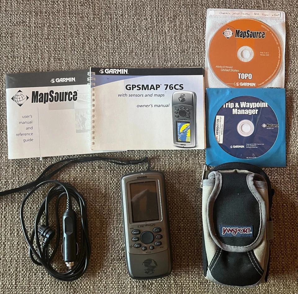 Garmin GPSMAP 76CS Waterproof Marine GPS Topo 12vCharger MapMaker CD Case Bundle - Image 1 of 3