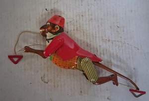 Kletternder Affe Blechspielzeug Haus Geschenk Schnur - Bild 1 von 4