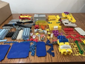 Lot Of Random Rokenbok Parts and Accessories  Over 125 Piece Lot 3 - Picture 1 of 10