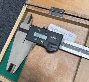Mitutoyo 500-507-10 Absolute Digimatic Caliper 0-40″/1000mm CD-40"C - Picture 1 of 13