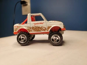 Hot Wheels Dirty Dog 4x4 Suzuki Tracker White Diecast 1:64 Mattel 1988 Loose - Picture 1 of 6
