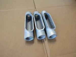 COOPER CROUSE-HINDS C37 SA, 1" Conduit Outlet Body, Lot of 3 - Picture 1 of 5