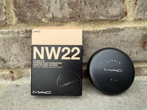 MAC Studio Fix Powder Plus Foundation Shade NW22 MAKEUP 0.52oz ORIGINAL FORMULA - Picture 1 of 3