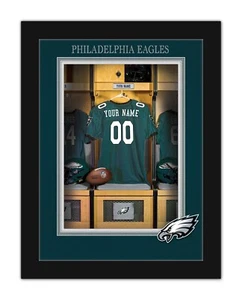 Fútbol americano con estampado de vestuario personalizado Philadelphia Eagles enmarcado 14x18 - Imagen 1 de 1