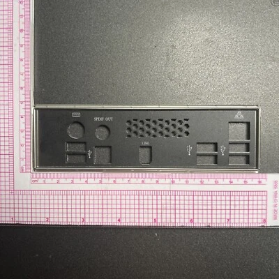 Protector de E/S ATX para placa base desconocida placa posterior de E/S Foto 1 de 2