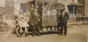 VINTAGE BLACK AND WHITE FRAMED PHOTO|QUADE FAMILY COLLECTION - Picture 1 of 3