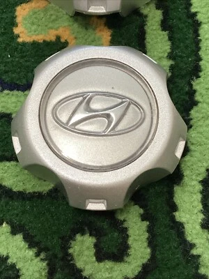 05 06 Hyundai Tucson OEM Center Hub Cap U036043800 70714 Repainted Silver 1piece - Image 1 of 4