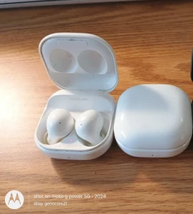 Samsung Galaxy Buds2 R177 - True Wireless Bluetooth Earbuds - Used -WHITE AAA - Picture 1 of 1