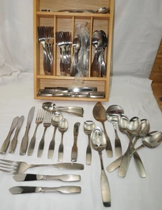 Oneida Community Paul Revere 113 Pieces Forks Spoons Knives 15 Serving! Unique - Picture 1 of 18