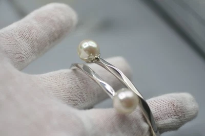 MACYS Majorica Pearl Bangle Bracelet  Sterling Silver P14 - Image 1 of 4