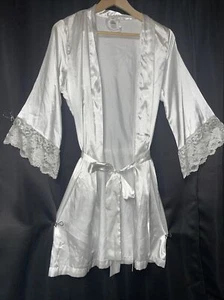 Fredericks Of Hollywood White Lace Sleeve Short Satin Robe Womens Sz M - Picture 1 of 10