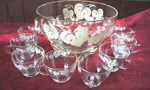 VTG. PUNCH BOWL SET: BOWL/ PLATE/ 12 CUPS - Picture 1 of 4