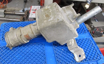 CROUSE HINDS CESD4234 RECEPTACLE EXPLOSION PROOF w/MOUNTING BRACKET - Image 1 of 4