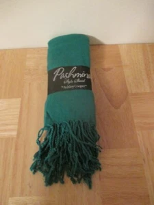  "Pashmina" - Style Schal von Ashley Cooper - Galapagos grün (~24x72") "NEU" mit Etikett! - Bild 1 von 3