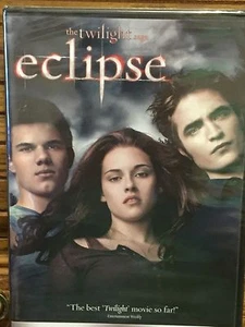 NIP THE TWILIGHT SAGA ECLIPSE RATED PG-13 ROBERT PATTINSON & KRISTEN STEWART - Picture 1 of 2
