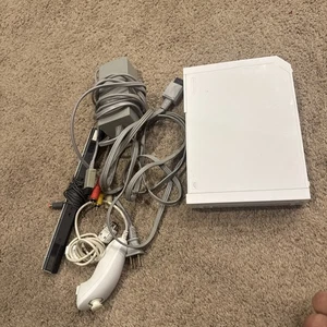 Nintendo Wii RVL-001  Home Console - White - Picture 1 of 8