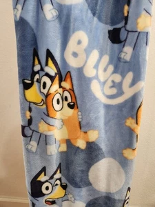 MANTA DE FELPA AZUL NUEVA CON ETIQUETAS 60 PULGADAS X 90 PULGADAS LARGO AZUL 100% POLIÉSTER 3 + ARRIBA JAY FRANCO - Imagen 1 de 5