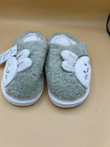Womens Slippers GreenWith A White Bunny Women’s Size 8 - Picture 1 of 3