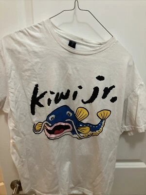 小猕猴桃 Indie-rock衬衫T恤,尺寸 L — 第 1/4 张图片