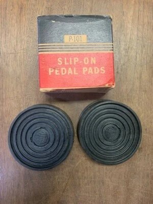 1932-1948 FORD AND MERCURY SLIP ON PEDAL PADS (PAR) NOS P-101 FABRICADO NOS EUA - Imagem 1 de 3