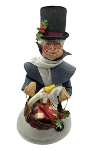 Scrooge día de Navidad con cesta y etiquetas muñeca Annalee #5460 serie Dickens 1988 - Imagen 1 de 23