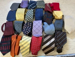 Lotto 25 cravatte uomo seta difetti gamma marche artigianato materiale upcycle 3 - Foto 1 di 10