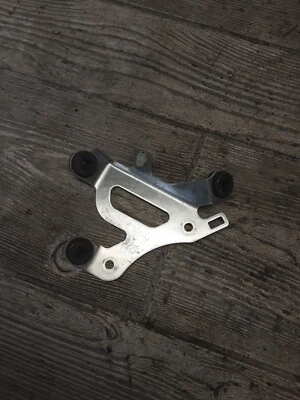 2012 12 2009-2012 HONDA CBR600RR RECTIFIER VOLTAGE REGULATOR MOUNTING BRACKET Foto 1 de 4