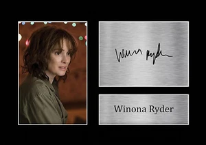 Winona Ryder Autografo Sconosciuto Things + Square Dance Mr. Deeds Star Trek - Foto 1 di 1