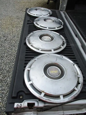 1975 75 1976 76 Chevrolet Impala Caprice Tapacubos Cubierta de rueda Tapacubos 15" Juego 4 Foto 1 de 4