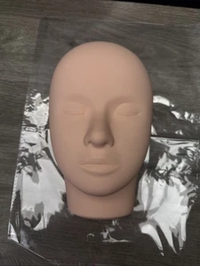 Mannequin Training Head for Eyelash Extension And Make Up Practice - Picture 1 of 6