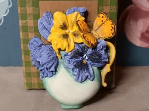 Avon Marjolein Bastin Magnet Collection Pansy with Butterfly New Old Stock - Picture 1 of 5