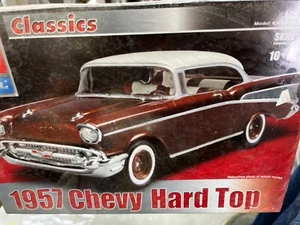 AMT 31543 1957 Chevy Bel Air Hardtop 2n1 KIT 1/25 McM fs - Picture 1 of 2