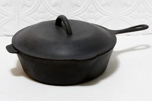 Cast Iron Skillet #8 Chicken Fryer Skillet Unmarked 1 Notch Heat Ring + Lid Vtg. - Picture 1 of 12