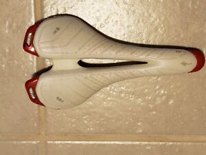 Specialized Toupe 143 Gel Saddle White/Red