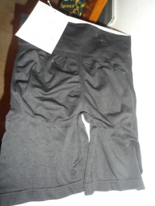 WOMEN'S BLACKSEAMLESS LEG SLIMMER-SIZE 2X-BRAND NEW WITH TAGS - Picture 1 of 3