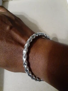 14K White Gold Twisted Swirl Slipon Bangle Bracelet - Picture 1 of 7