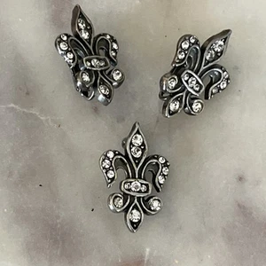 MMA FBS Forbes Metropolitan Museum Art Fleur De Lis Silver Crystal Earrings Pin - Picture 1 of 11